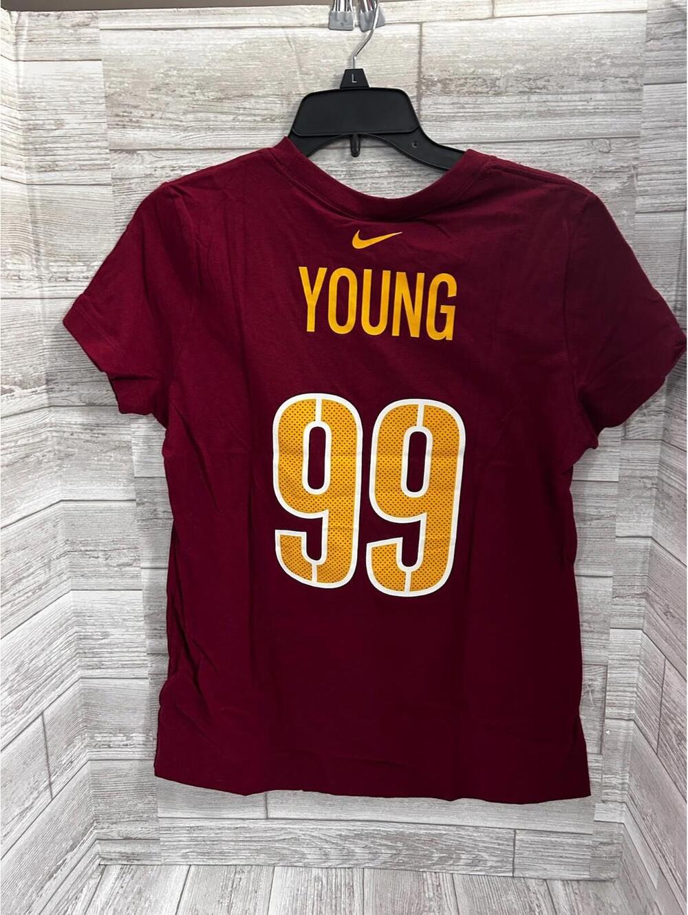 Washington Commanders Chase Young 99 Women’s Nike T-Shirt Maroon Medium NWT